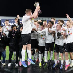 U17-28