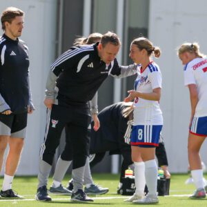 A_Kvinnur_Andorra-Foroyar_0-5_Venjingardystur_Foto_Johanna_Thomsen_09-10-2026-04